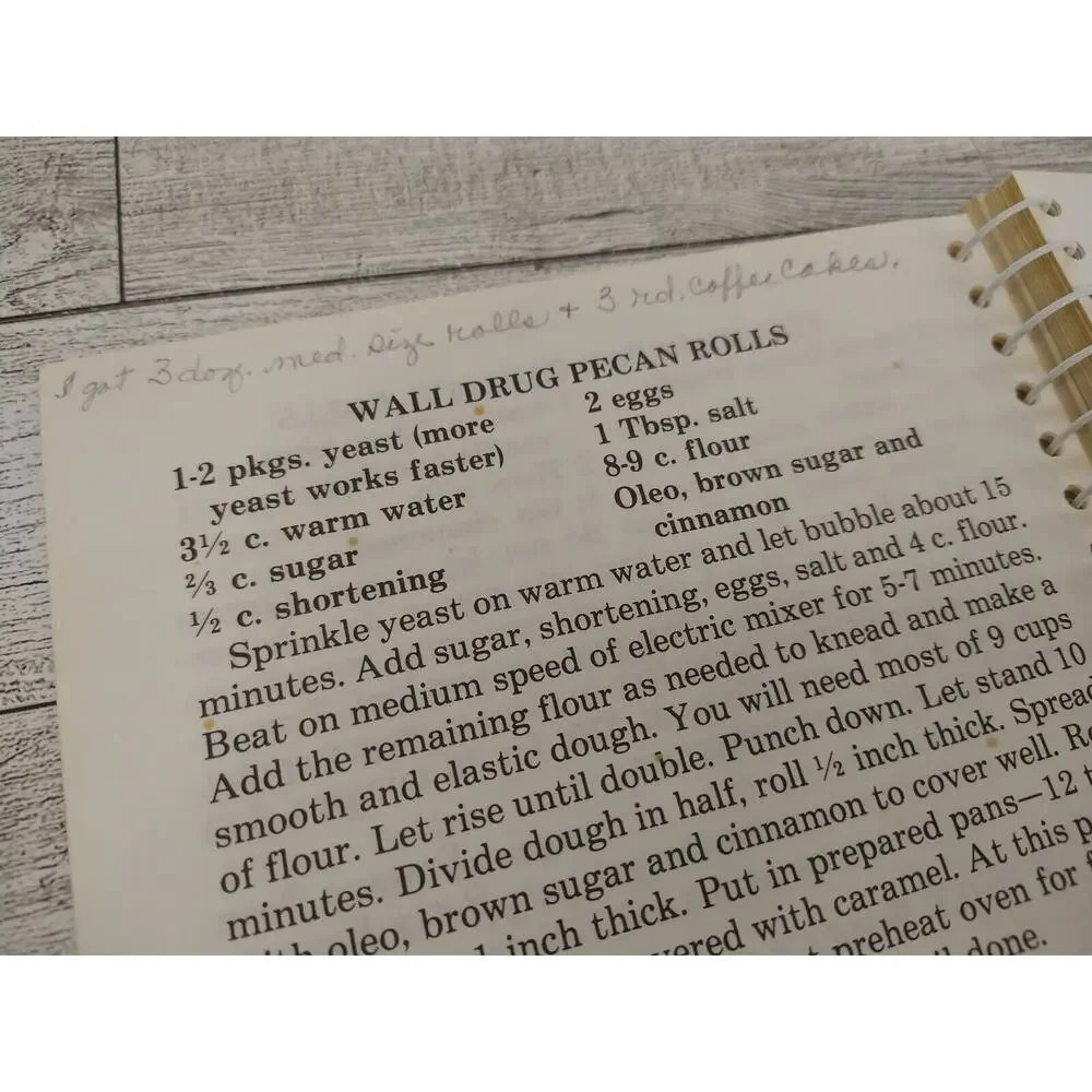 Wall Drug Store Cafe COOKBOOK South Dakota VTG 1980s Souvenir Pecan Rolls Recipe